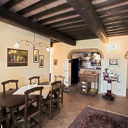 Casa Sandro A Podere Pascianella * كاستيلموتْسْيو