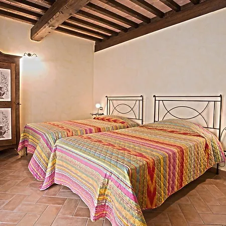 Casa Sandro A Podere Pascianella بيت للعطل كاستيلموتْسْيو