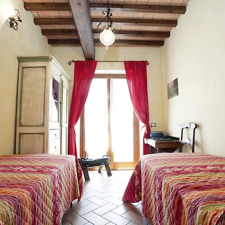 Casa Sandro A Podere Pascianella كاستيلموتْسْيو